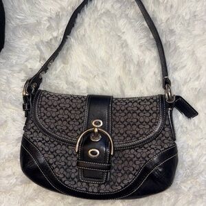 Coach Women's shoulder Bag